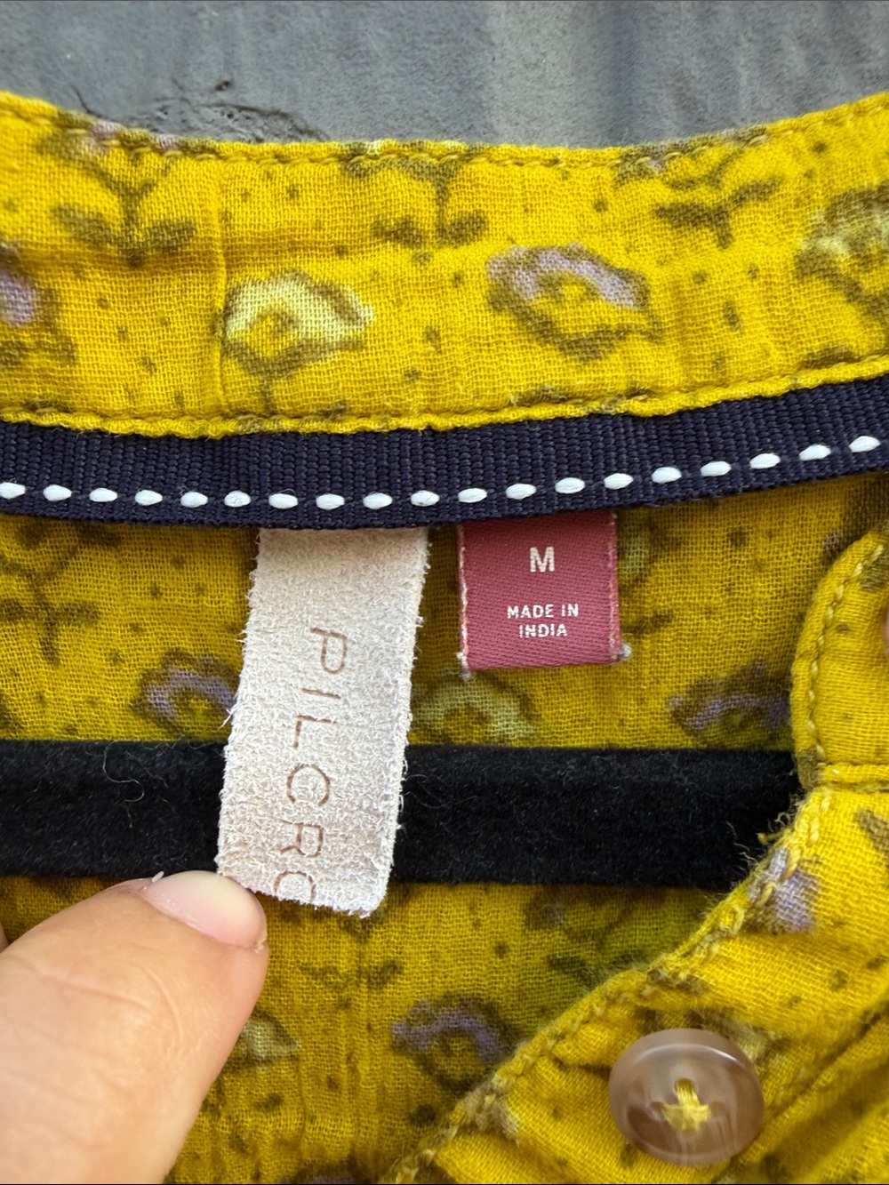 Anthropologie Pilcro Printed Batwing Floral Button-Front Blouse Size: M - Picture 3 of 9